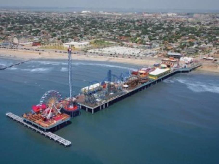 Casa Del Mar - Ocean View Aparthotel Galveston Exterior photo