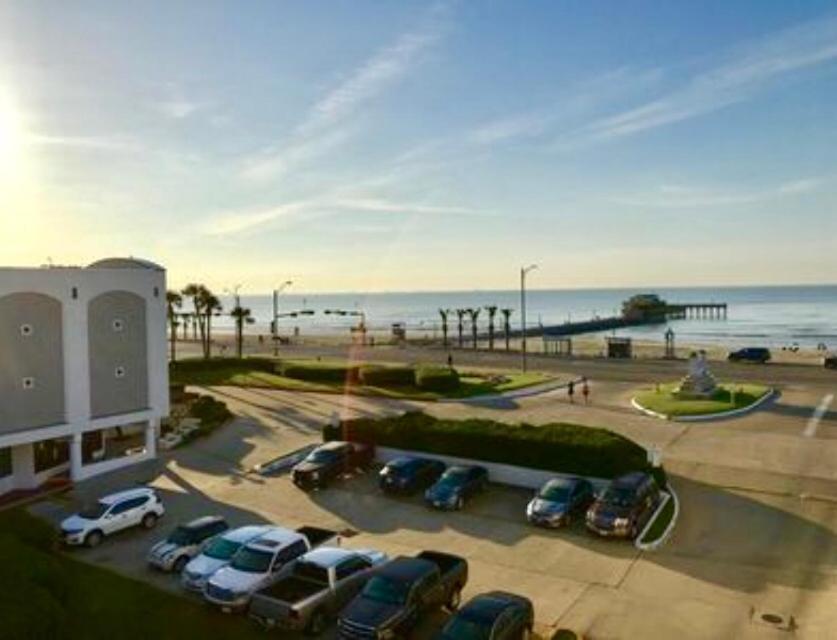 Casa Del Mar - Ocean View Aparthotel Galveston Exterior photo